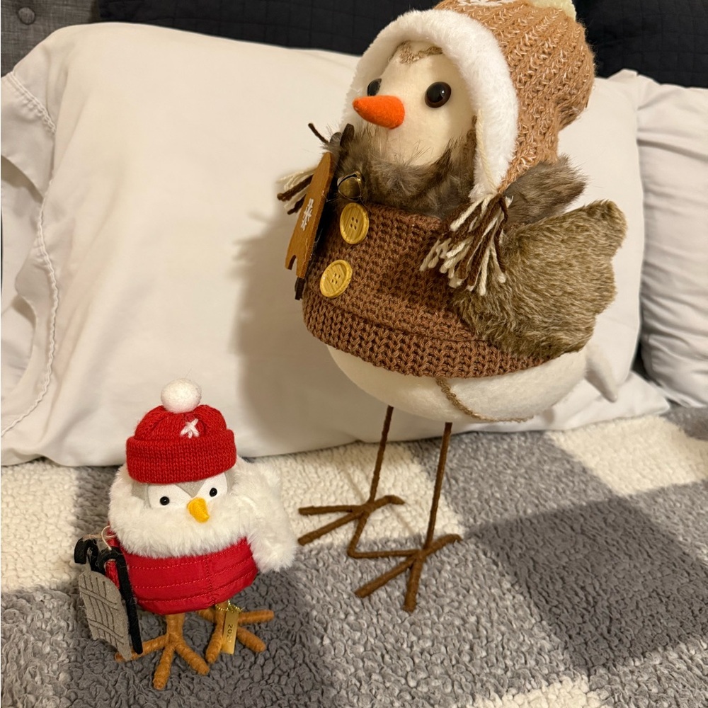 GIANT Featherly Friends Bird - Winter